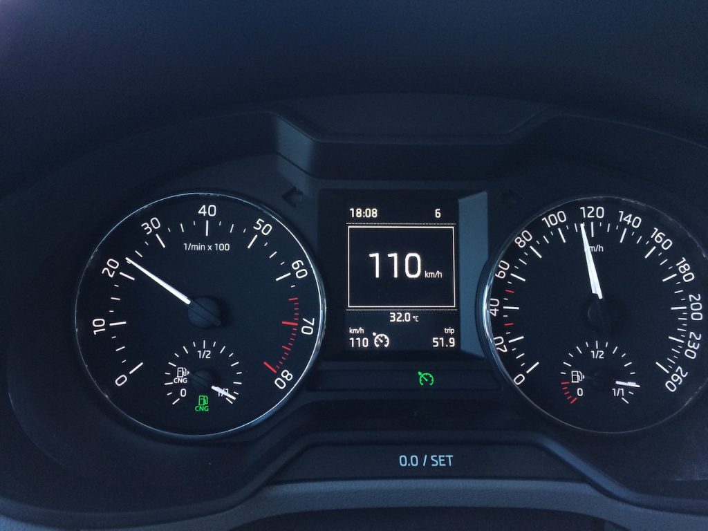 Střešní stan - maximální rychlost 110 km/h