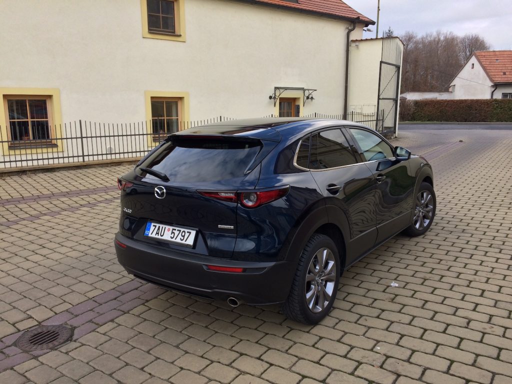 Mazda CX-30 - zezadu