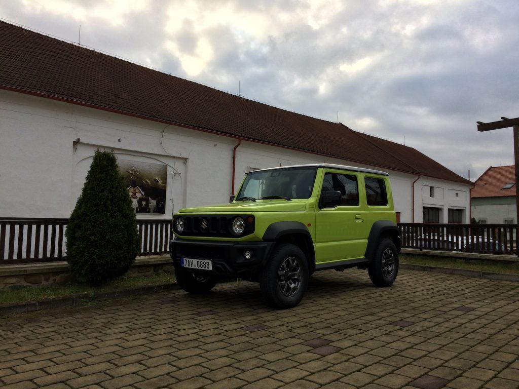 Suzuki Jimny - zepředu