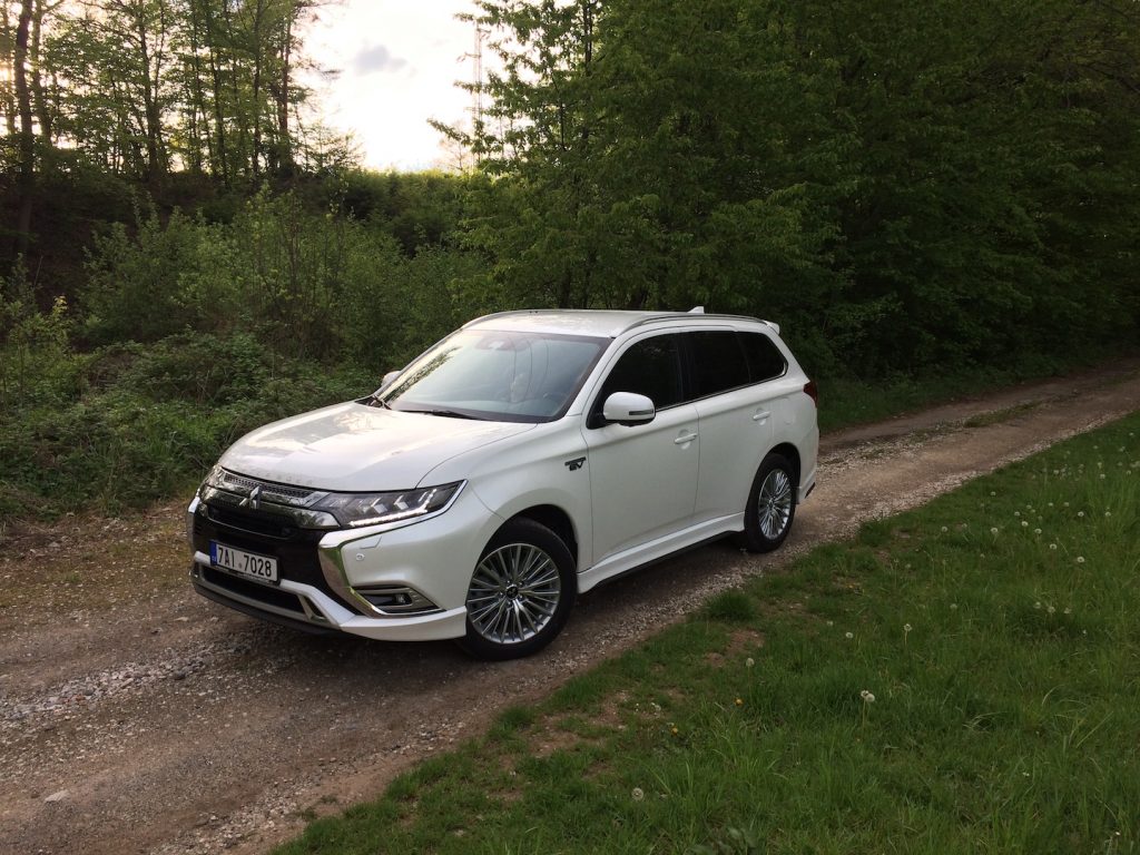 Mitsubishi Outlander PHEV MY19 - zepředu