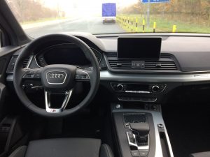 Audi Q5 55 TFSI e Quattro - interiér