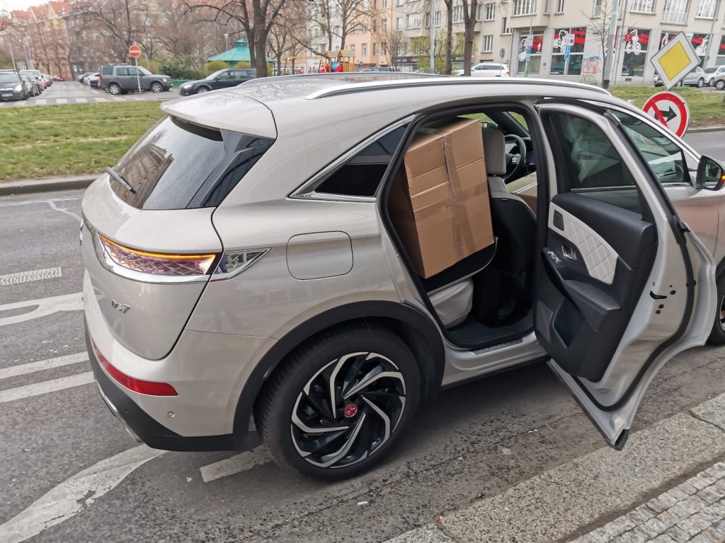 DS7 Crossback E-tense 4x4 - sklopené zadní sedačky