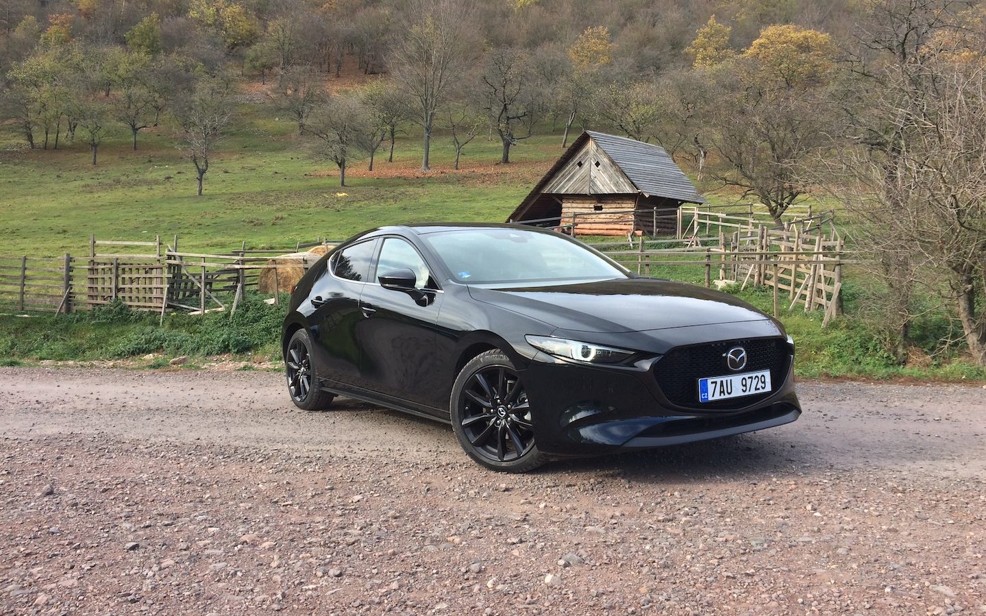 Mazda 3 Skyactiv X - úvodní fotka - náhled