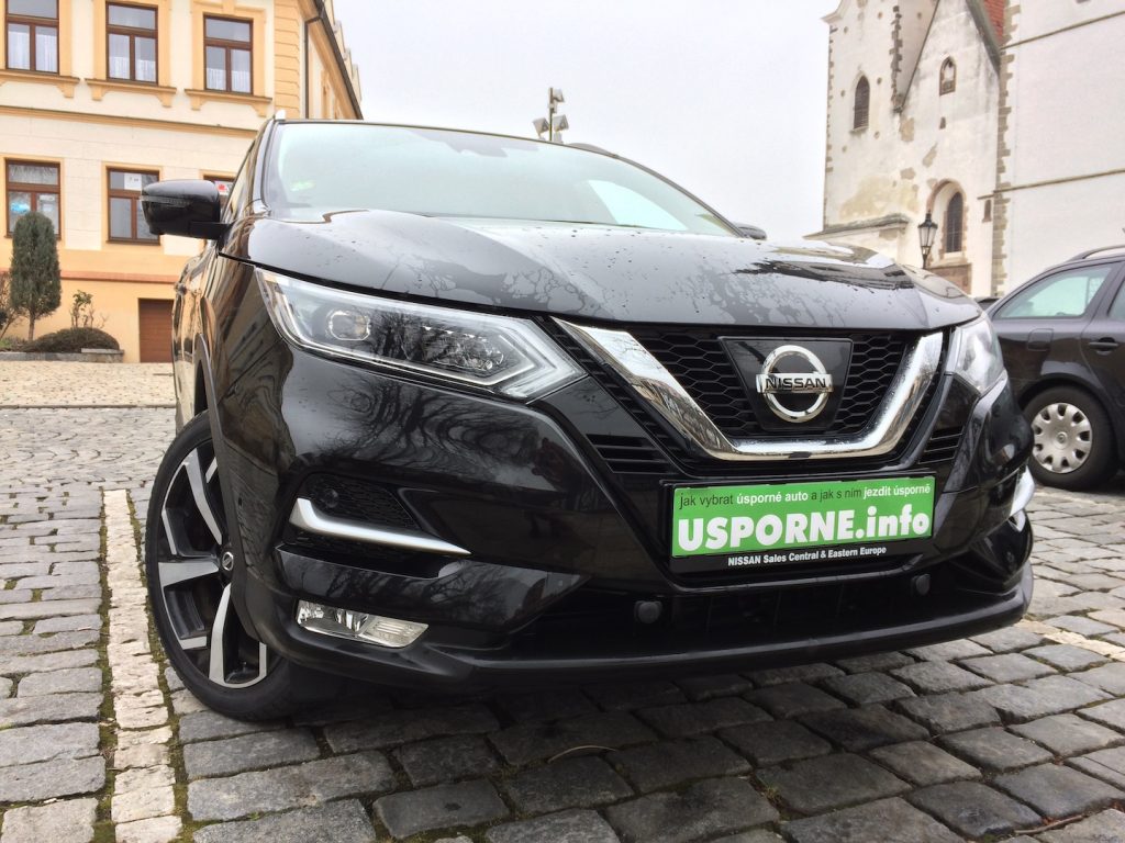 Nissan Qashqai 1,6 DIG-T 120 kW - zepředu