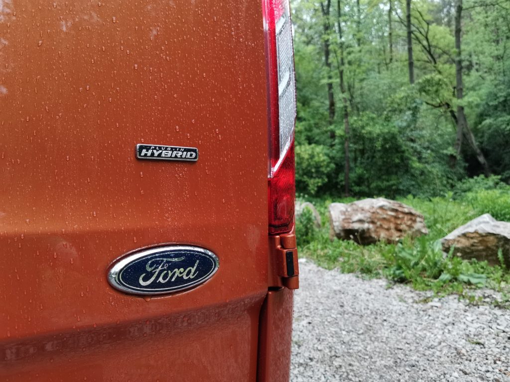 Ford Transit Custom PHEV, plaketka plug-in hybrid
