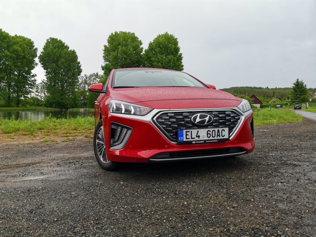 Hyunda Ioniq Plug-in hybrid (PHEV) zepředu