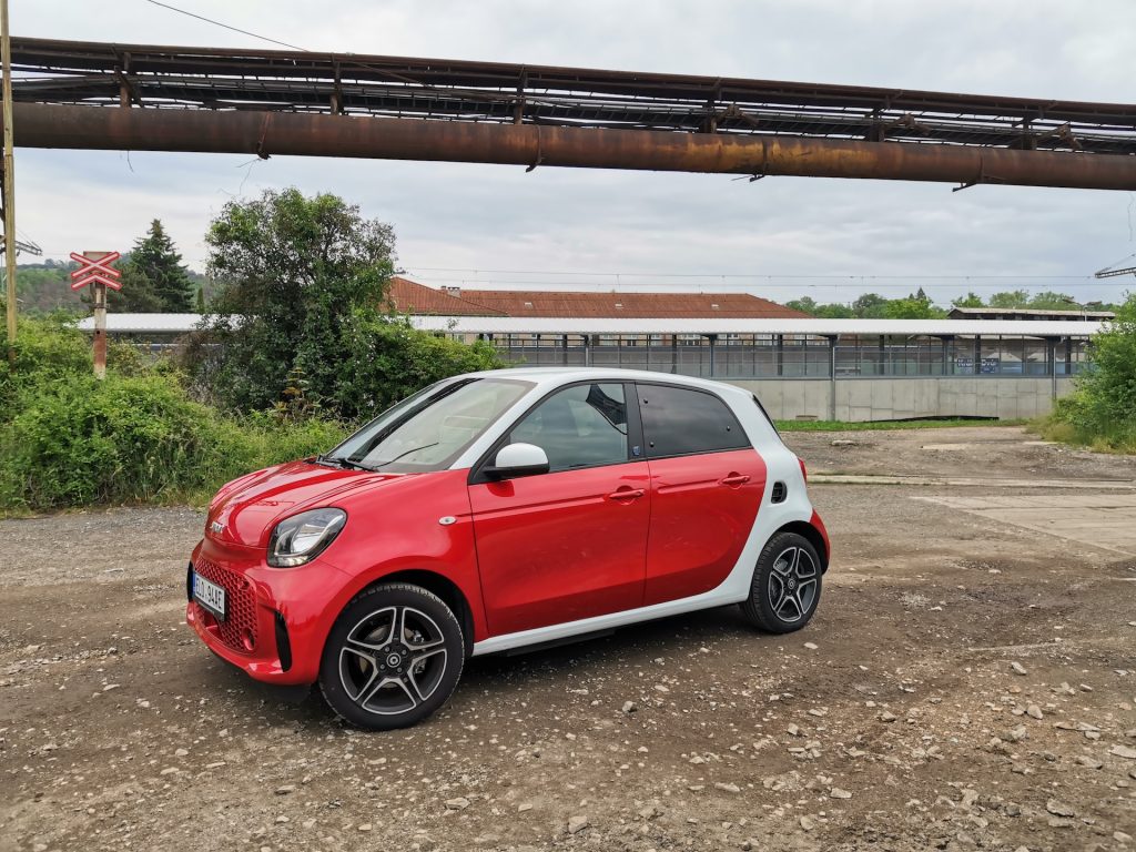 smart EQ forfour - z boku