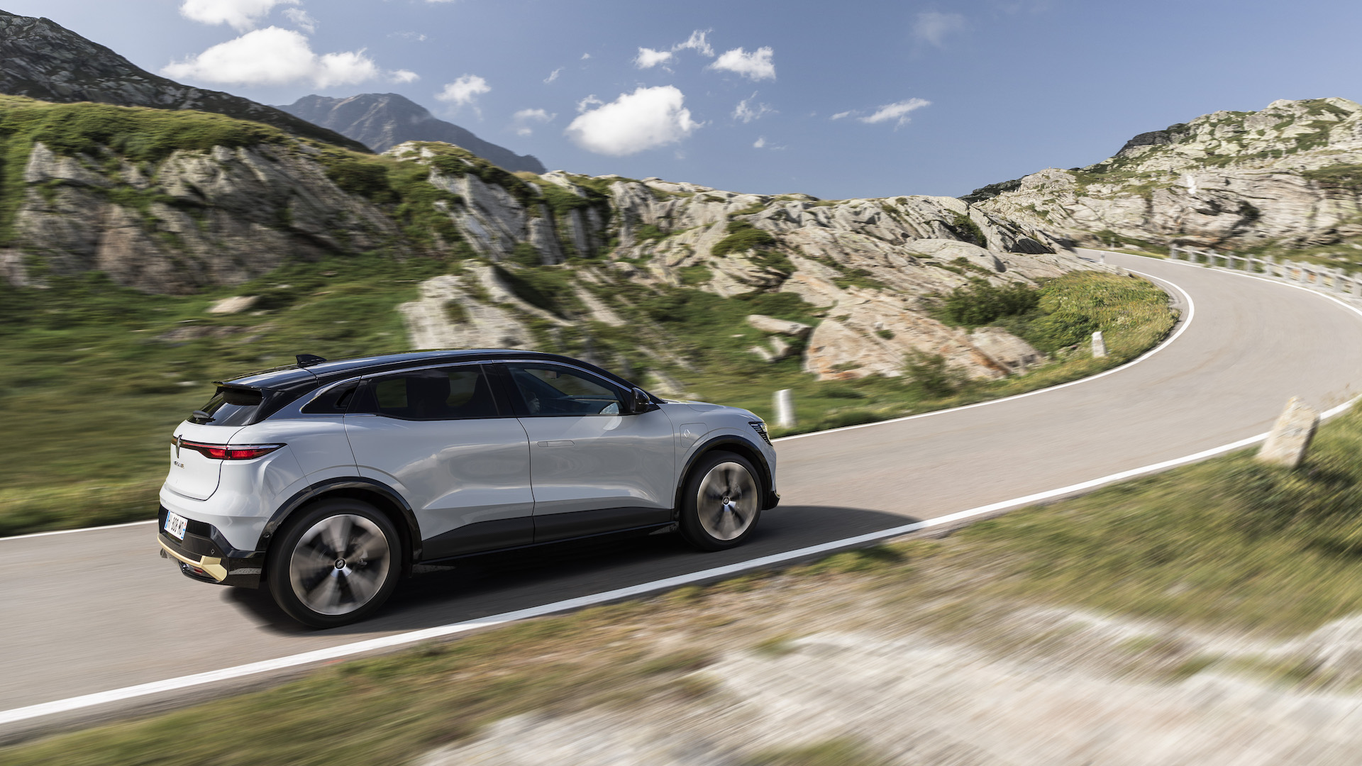Renault Megane E-Tech Electric - z boku