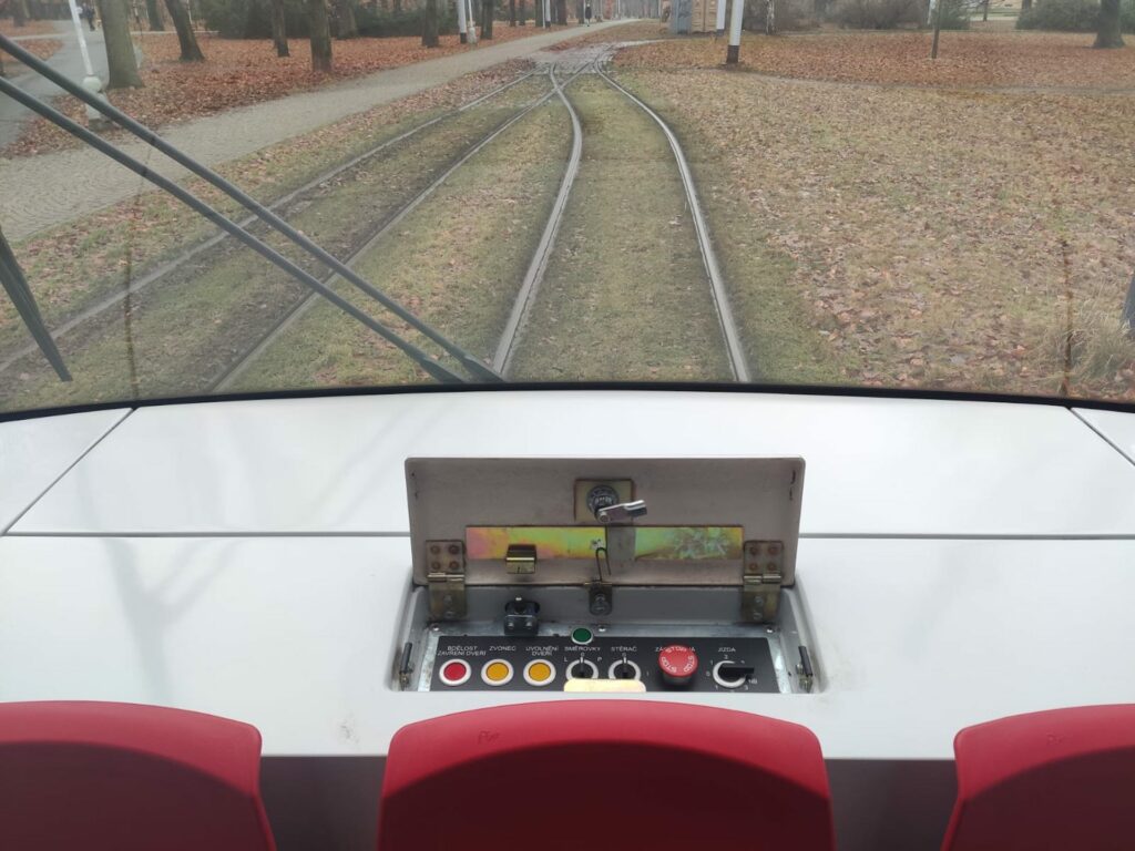 Tramvaj Škoda 15T - zpětný pohyb