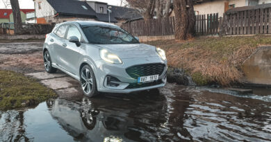 Ford Puma ST-line před brodem