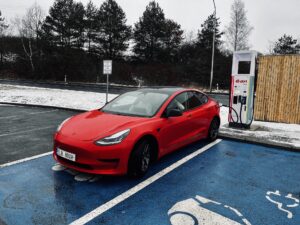 Tesla Model 3 SR - zimní test