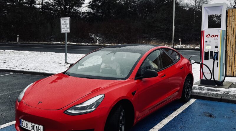 Tesla Model 3 SR - zimní test