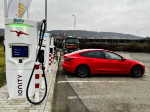 Tesla Model 3 SR - zimní test