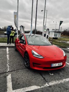 Tesla Model 3 SR - zimní test