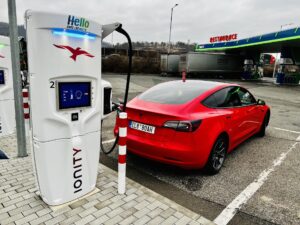 Tesla Model 3 SR - zimní test
