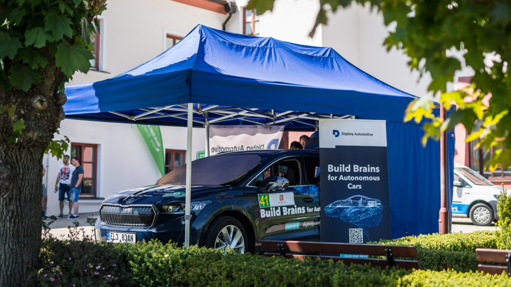 Posádka Digiteq Automotive před startem
