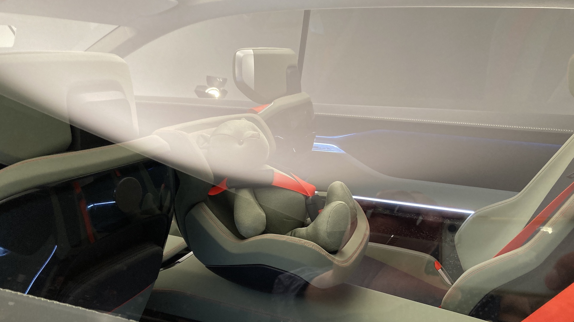 Sedmimístný elektromobil Škoda Vision 7S - unikátní rozvržení interiéru