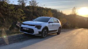 Kia Niro EV a pohár za 3. místo z Classic Rally Šumava 2022