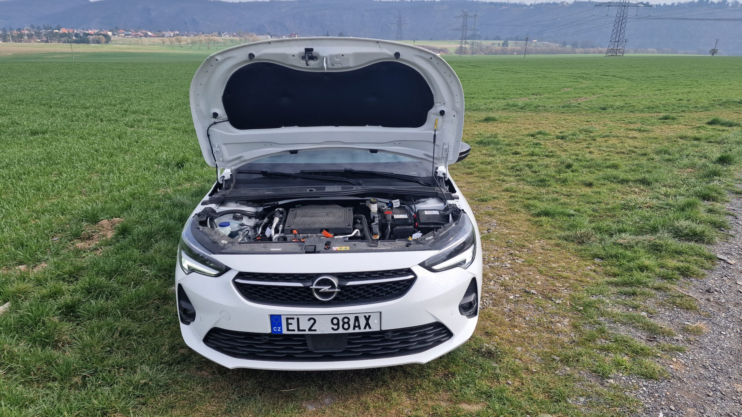 Opel Corsa-e, co se ukrývá pod kapotou.