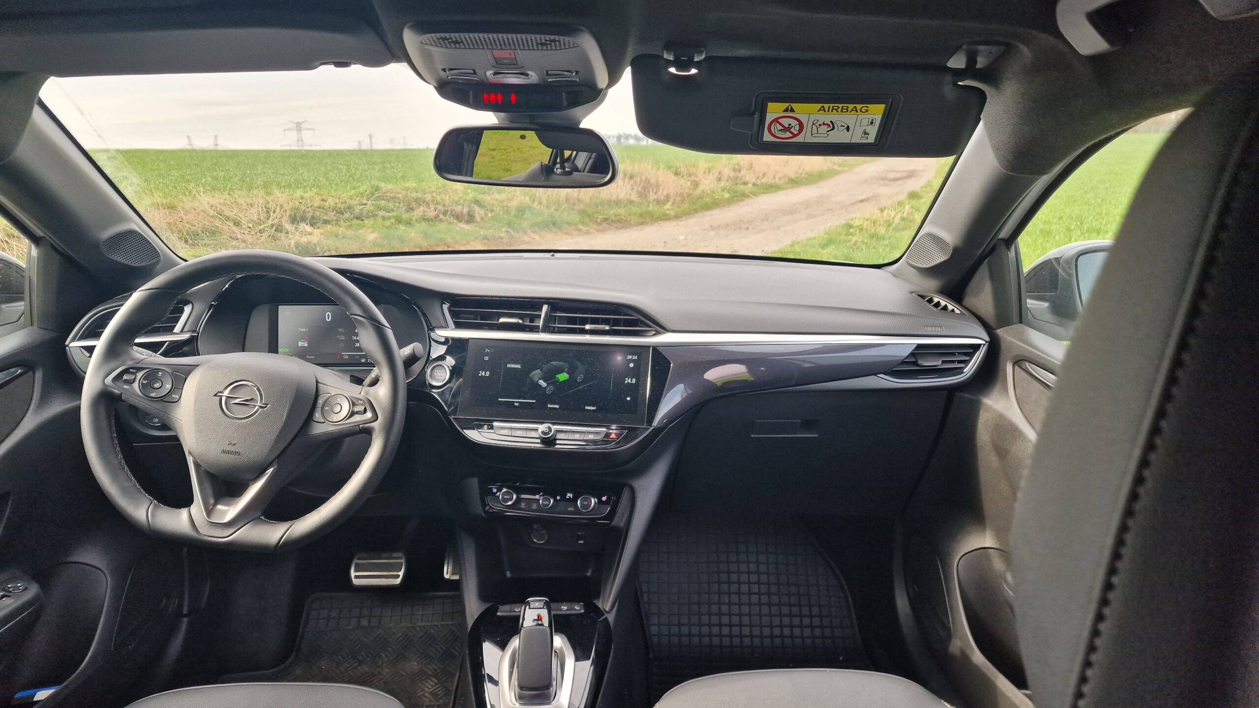 Opel Corsa-e, interiér vozu