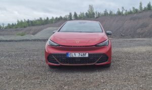 Cupra Born e-Boost přední část