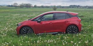 Cupra Born e-Boost boční silueta