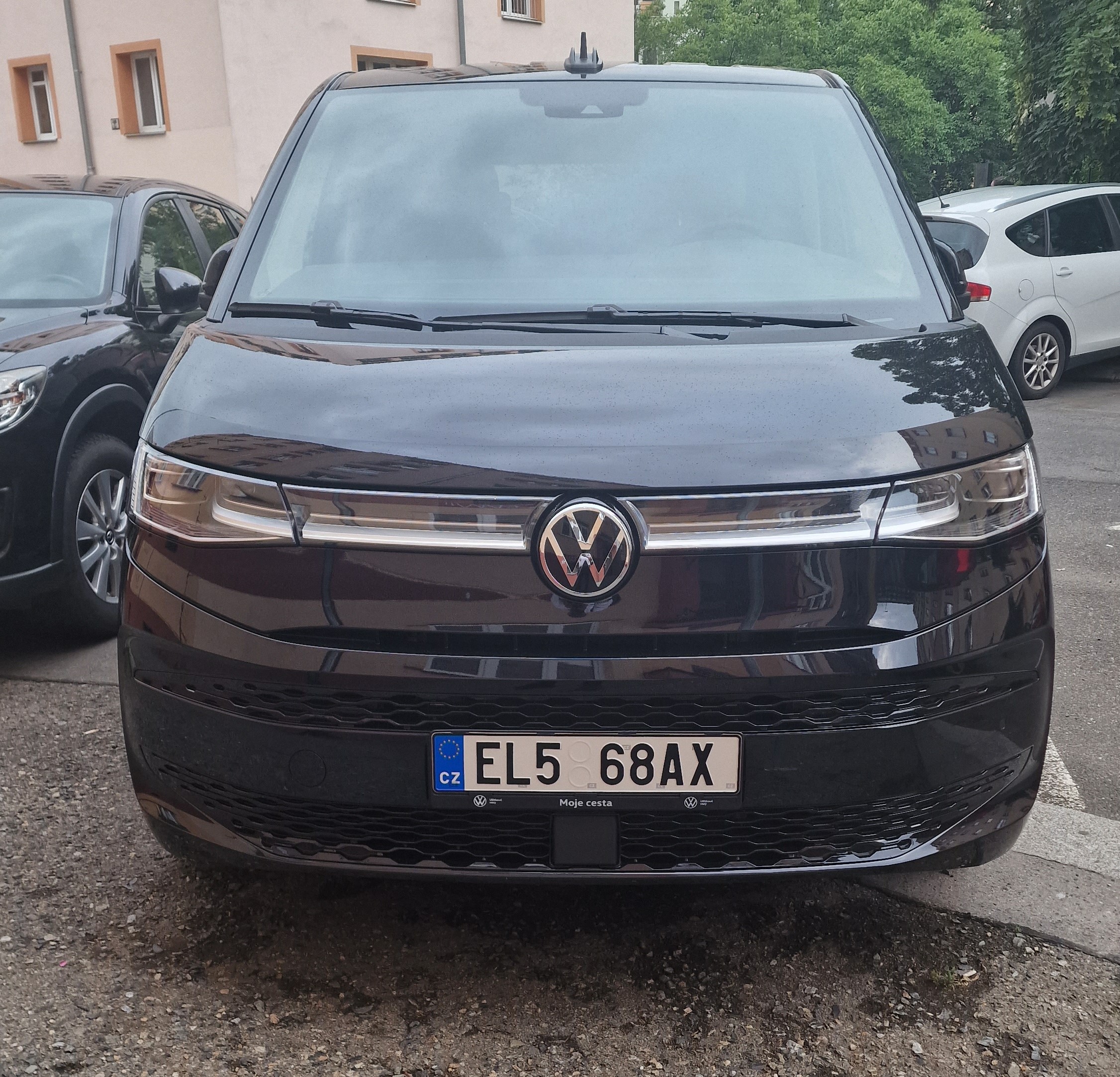 Volkswagen Multivan  eHybrid - Plug-in, přední část