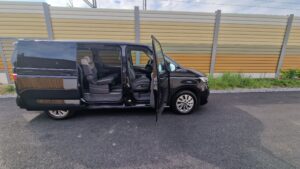 Volkswagen Multivan eHybrid - Plug-in, bok a nástupní prostor