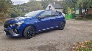 Renault Clio E-Tech 145 Esprit Alpine - více boční pohled.