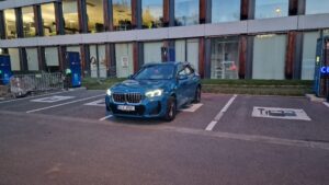 BMW iX1 xDrive30 - nabíjení