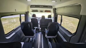 Volkswagen Crafter Kombi -místo pro posádku pohled k řidiči