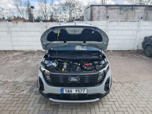 Ford Tourneo Courier Active - pohled pod kapotu