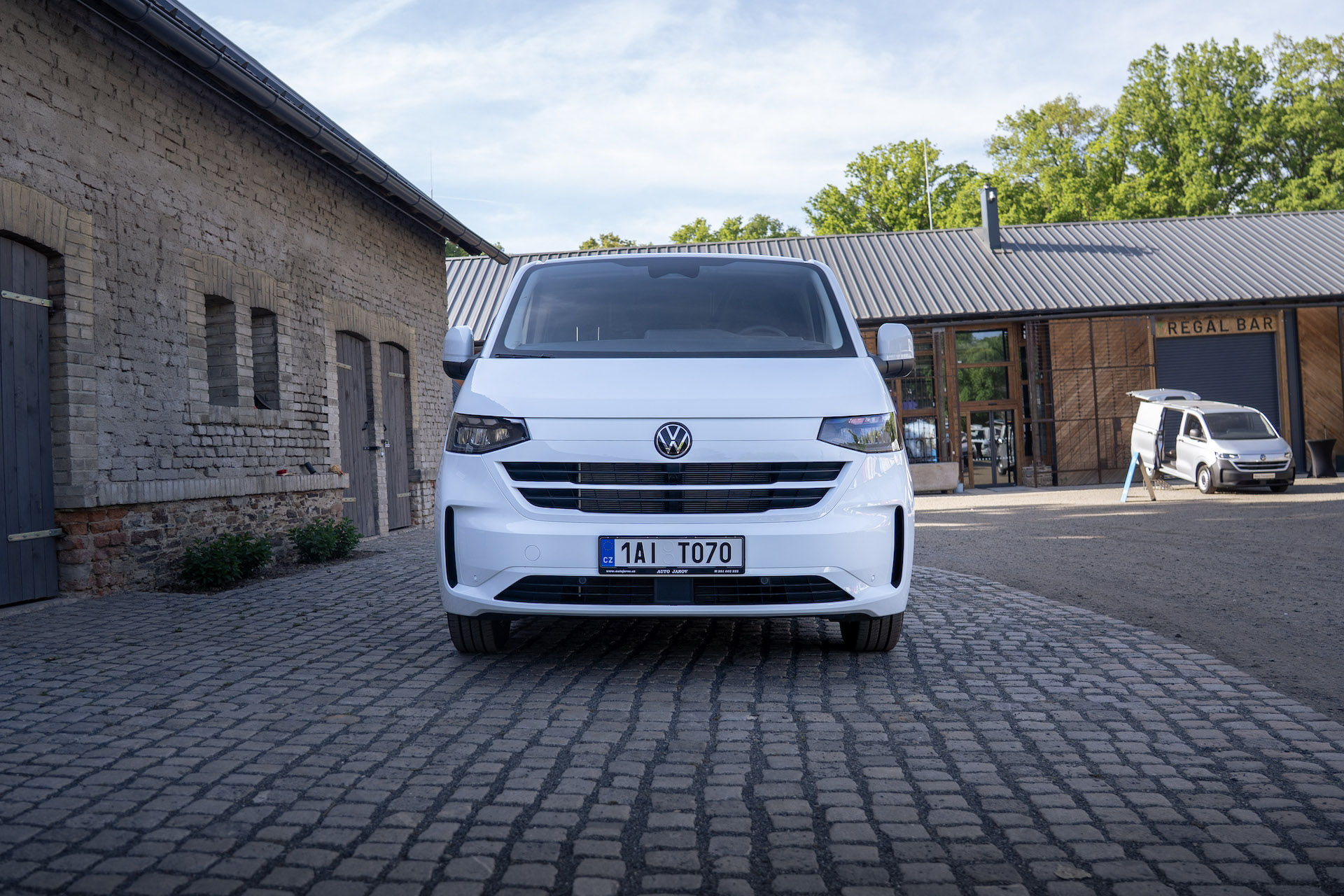 Volkswagen Transporter 2.0 TDI zepředu