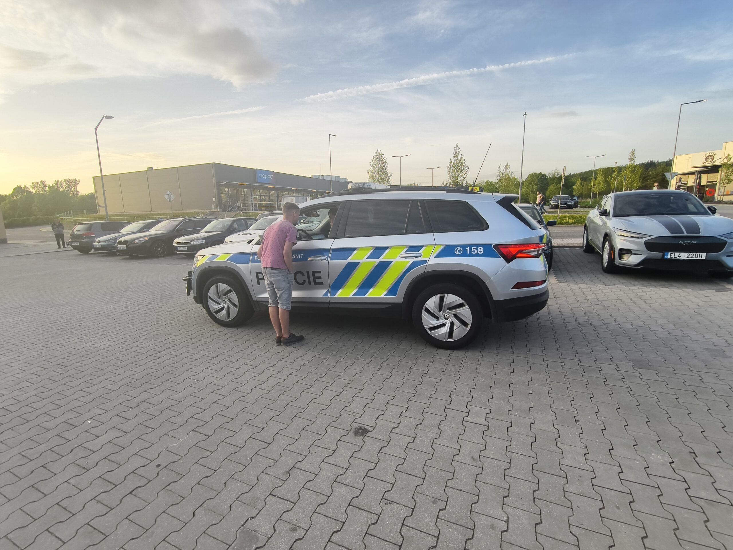Policie ČR se ve vši slušnosti baví s organizátorem o tom, co se dnes bude dít