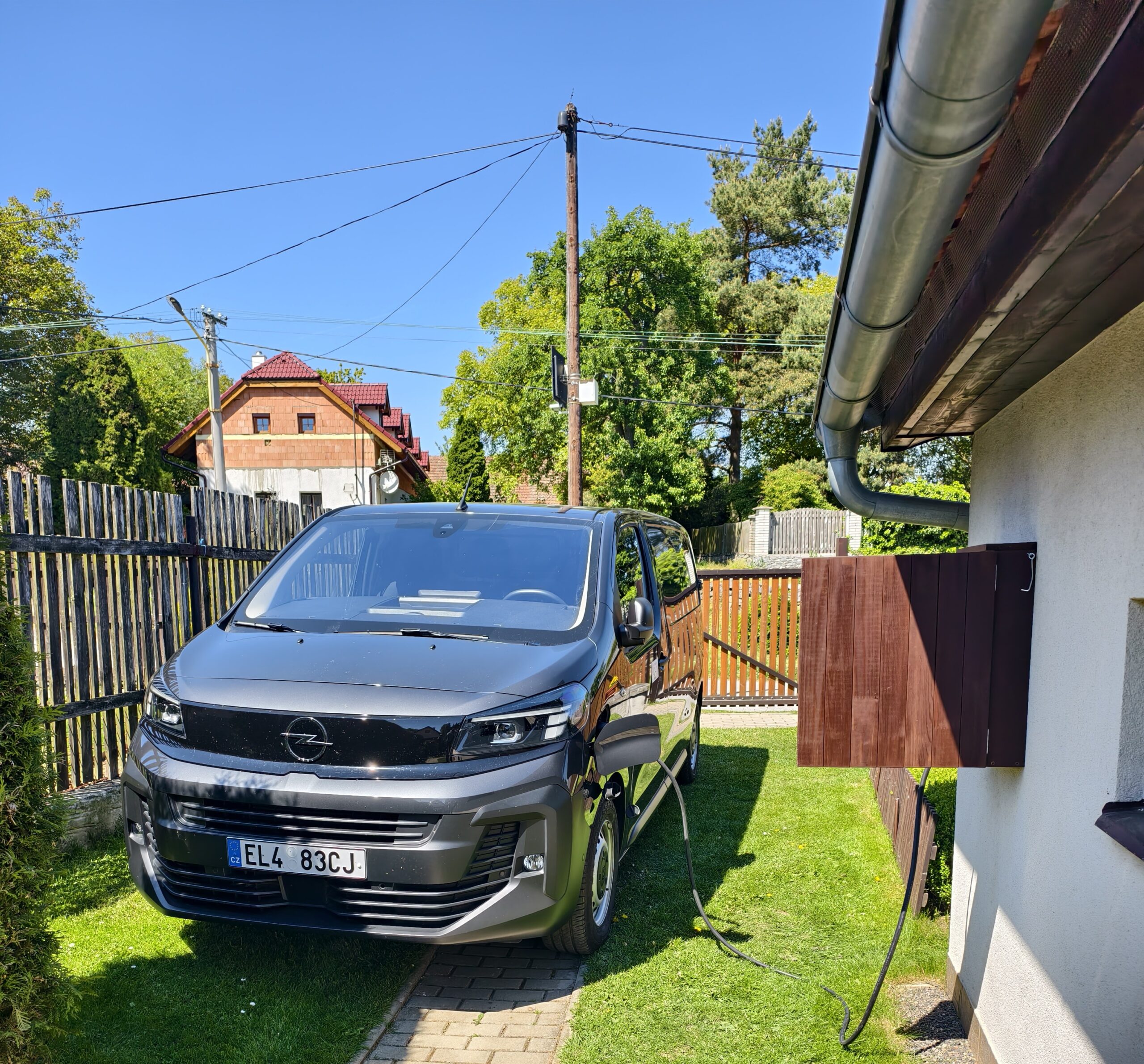 Opel Vivaro E - nabíjení
