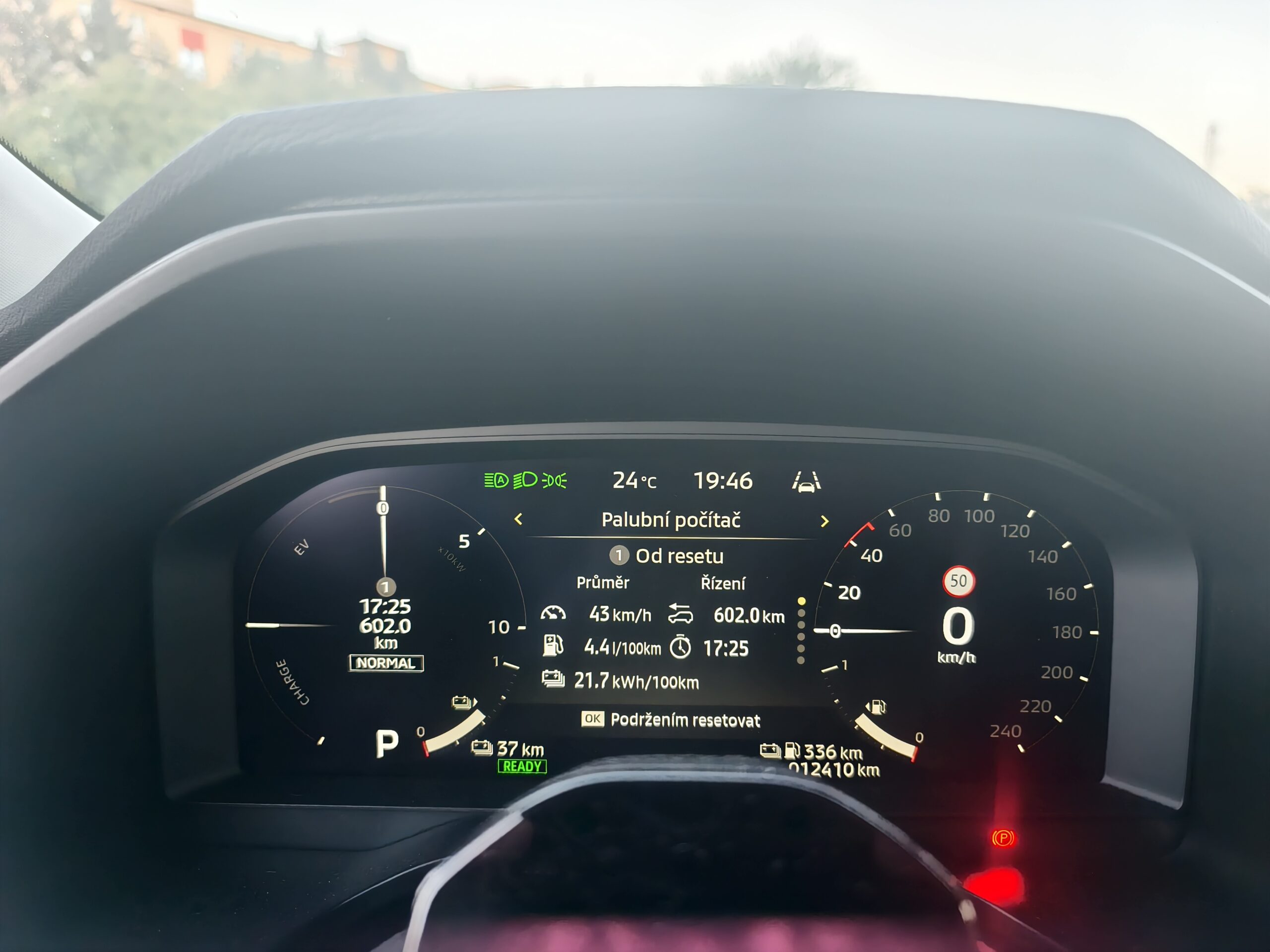 Mitsubishi Outlander PHEV - celková spotřeba