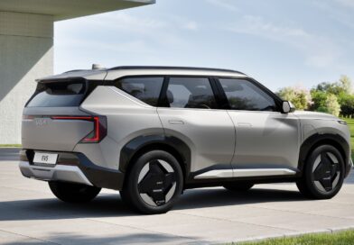 Kia EV5 4×4, RAV4 PHEV, akce KGM, Toyota, Opel atd. I Novinky