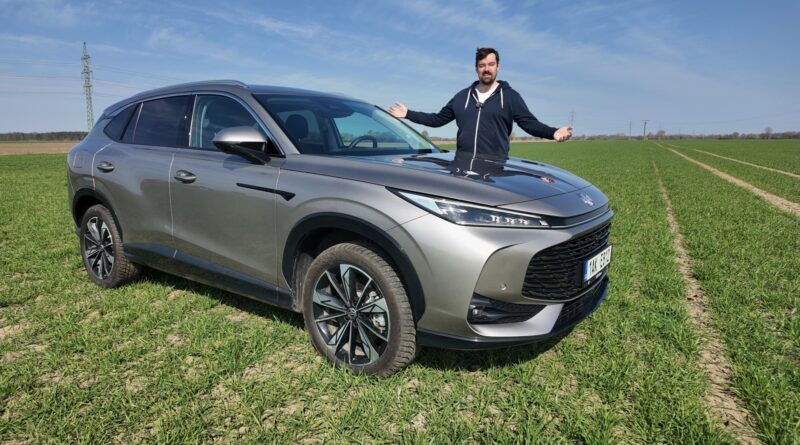 Test MG HS Hybrid+: Poradí si jen s malou baterkou?