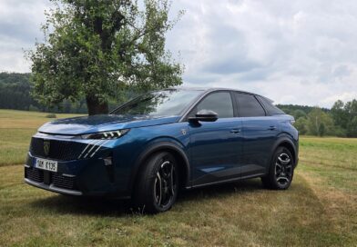 Peugeot 3008 Plug-In Hybrid GT nevybočuje a dělá to dobře