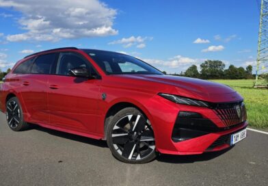 Test Peugeot 308 SW Hybrid 145: Styl a praktičnost v jednom