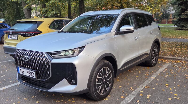Chery Tiggo 7 PHEV: když se SUV přestane hádat samo se sebou