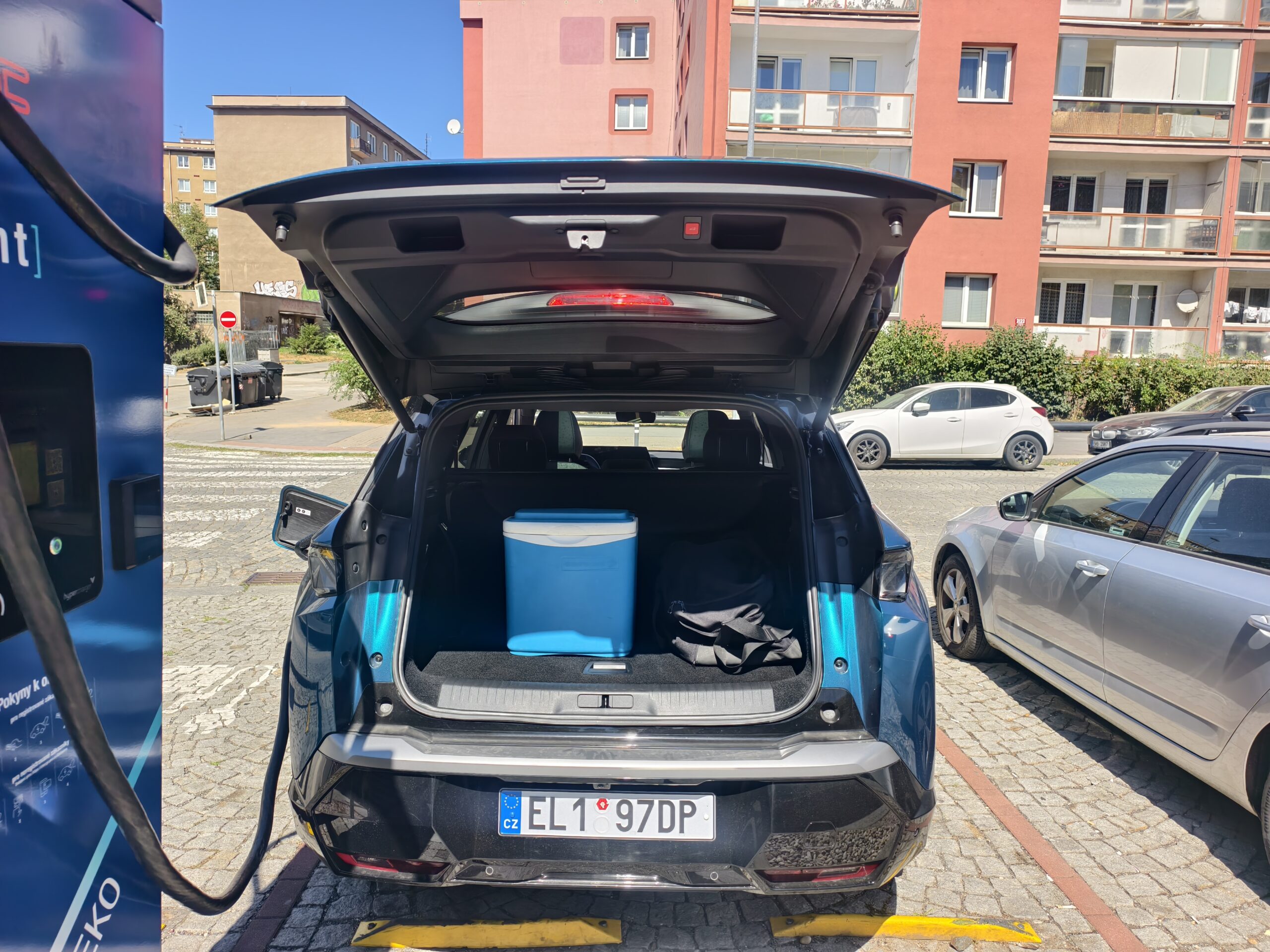 Peugeot E-5008 - zavazadlový prostor