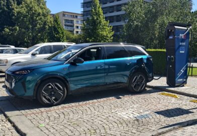 Peugeot E-5008
